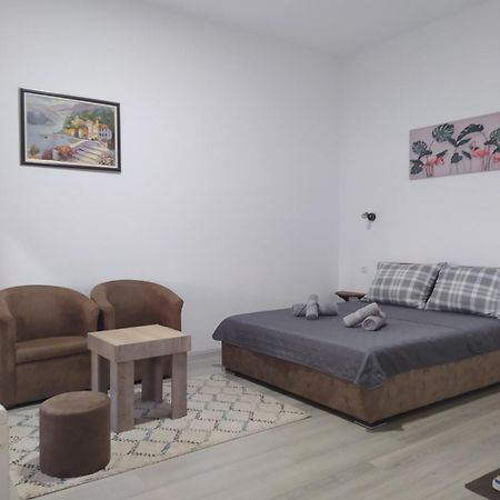 Apartamento Lotus House Zrenjanin Exterior foto