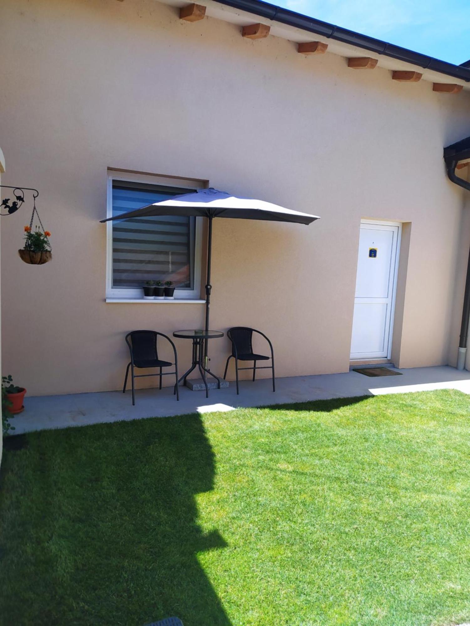 Apartamento Lotus House Zrenjanin Exterior foto